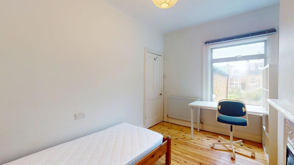 First Floor Middl...