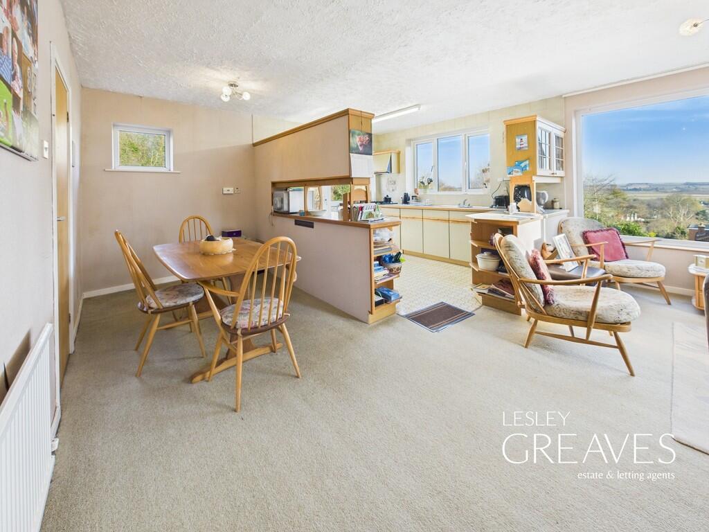 Dining/Kitchen