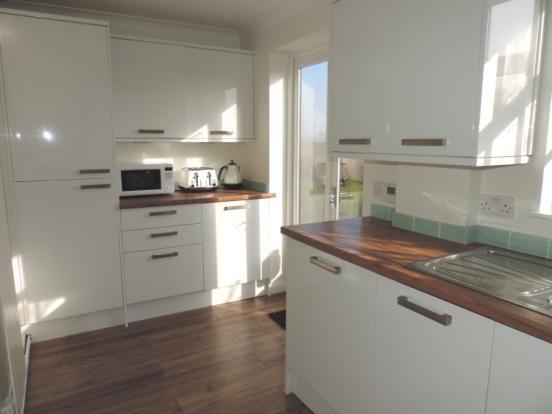Kitchen 2.jpg