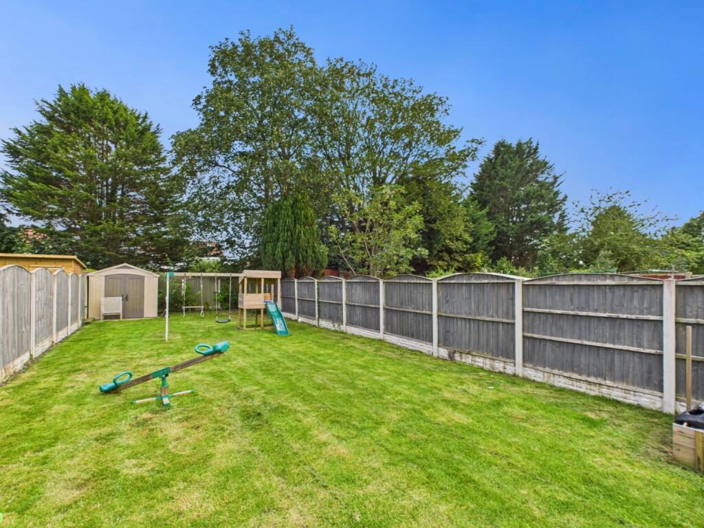 CAM02386G0-PR0140-STILL030