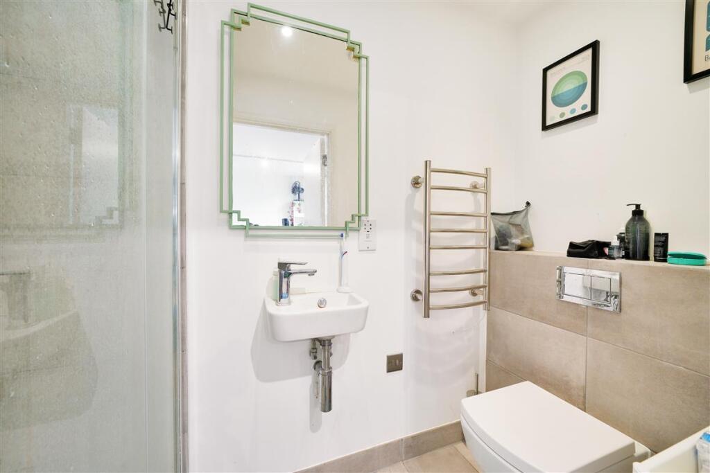 En Suite Bathroom