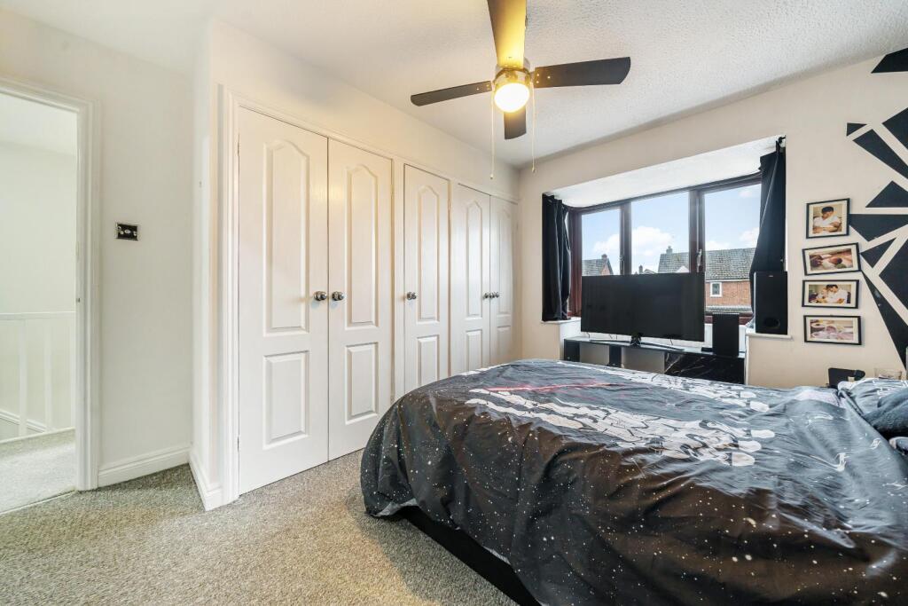 Master bedroom 2nd.jpg