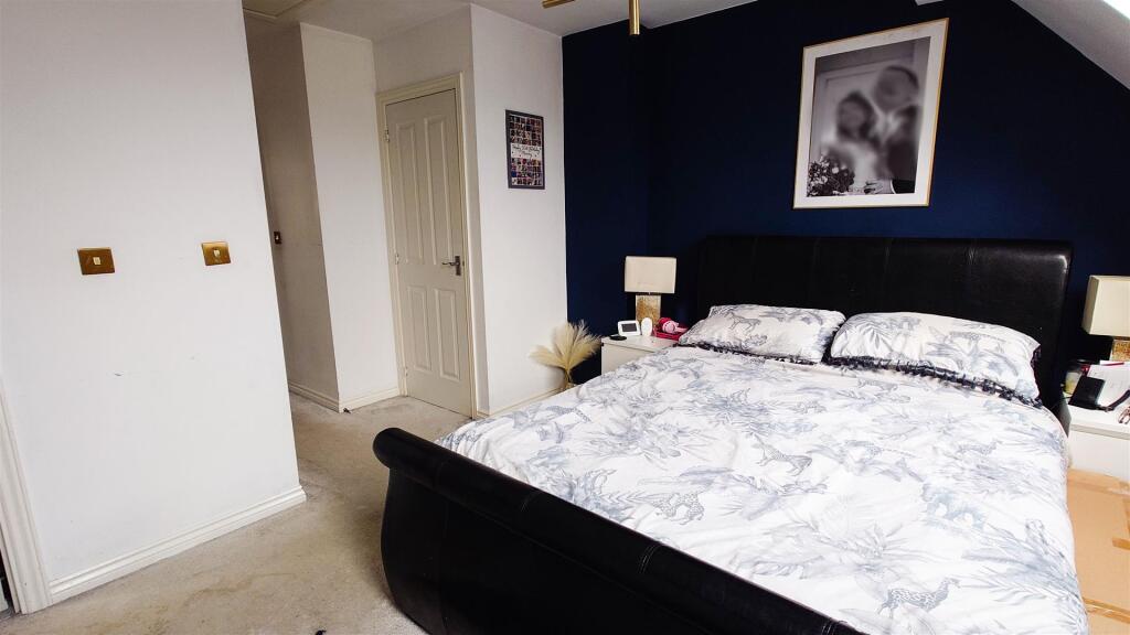 PRINCIPLE BEDROOM