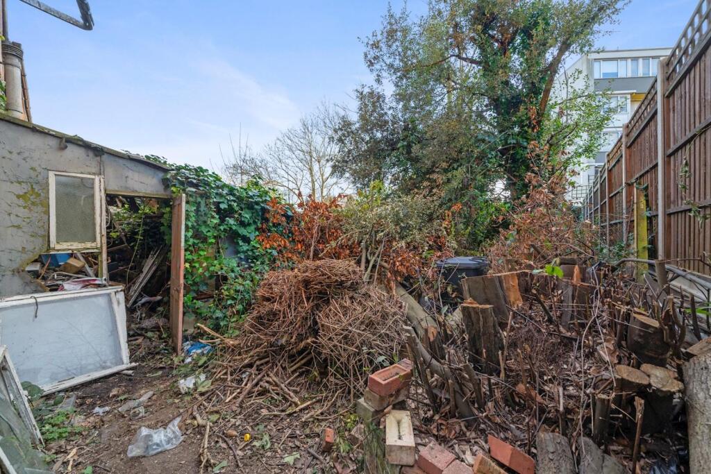 02-0f3382353 -  PropWorld - NS - 37 Panmure Road S