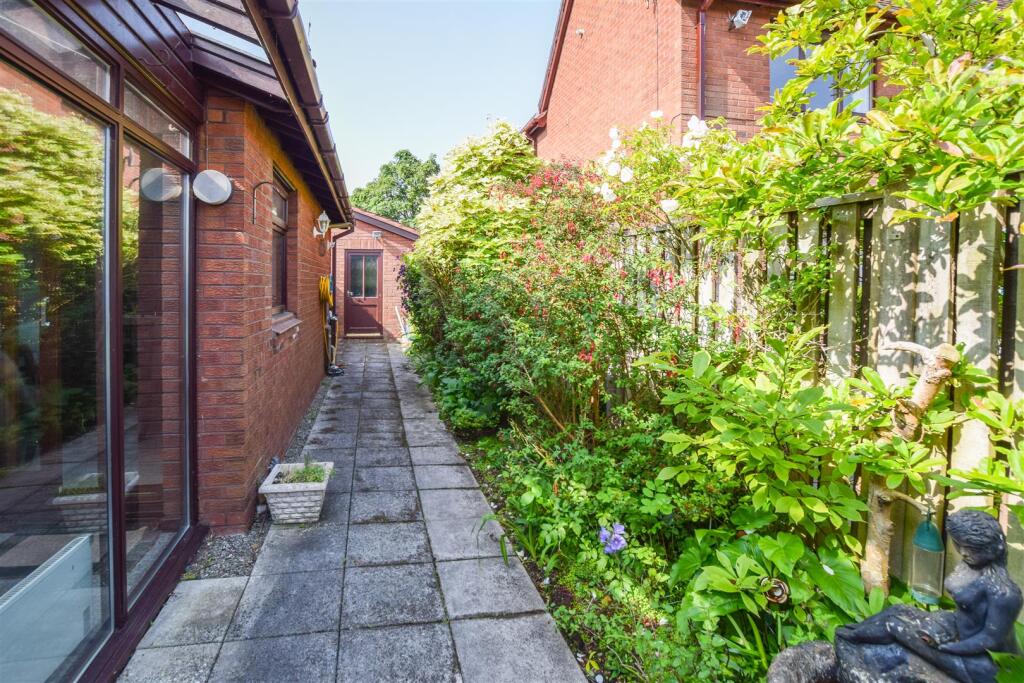 Constables - 2 Glendale Grove-7.jpg