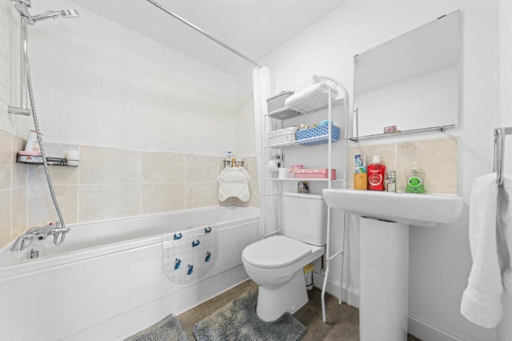 En-suite bathroom