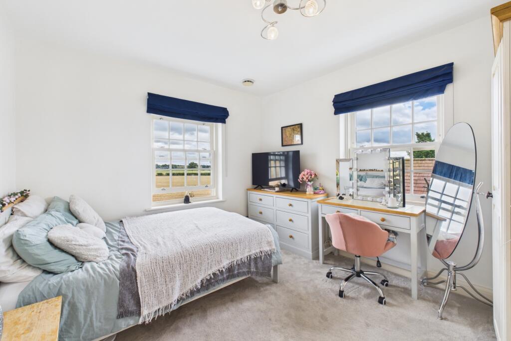 CAM03162G0-PR0285-STILL021