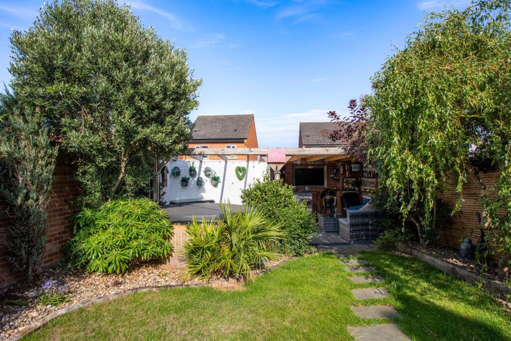 26 Harvest Dr - EXT-M94A5621.jpg