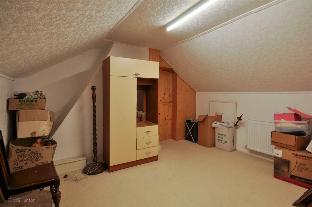 Upstairs storage..jpg