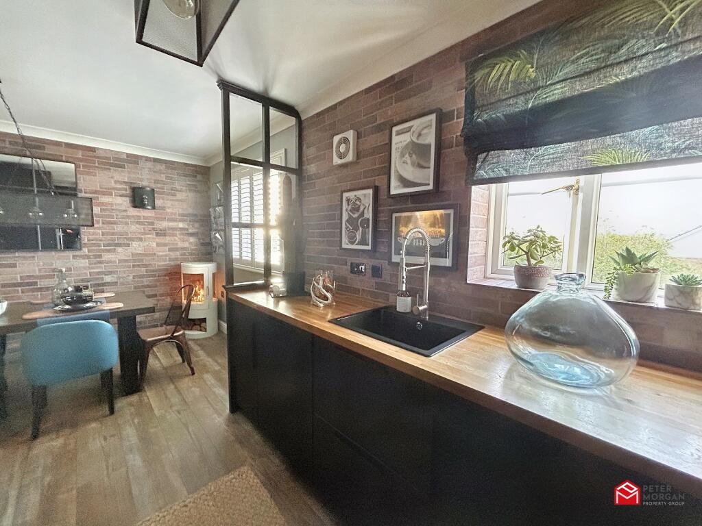 Kitchen / Dining Room