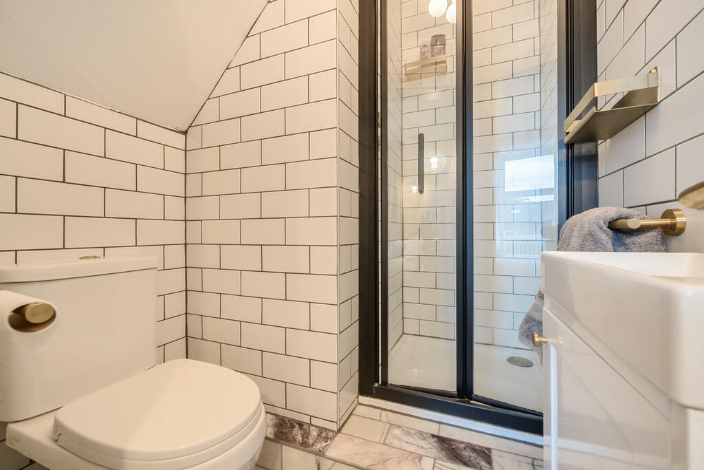 Ensuite Shower Ro...