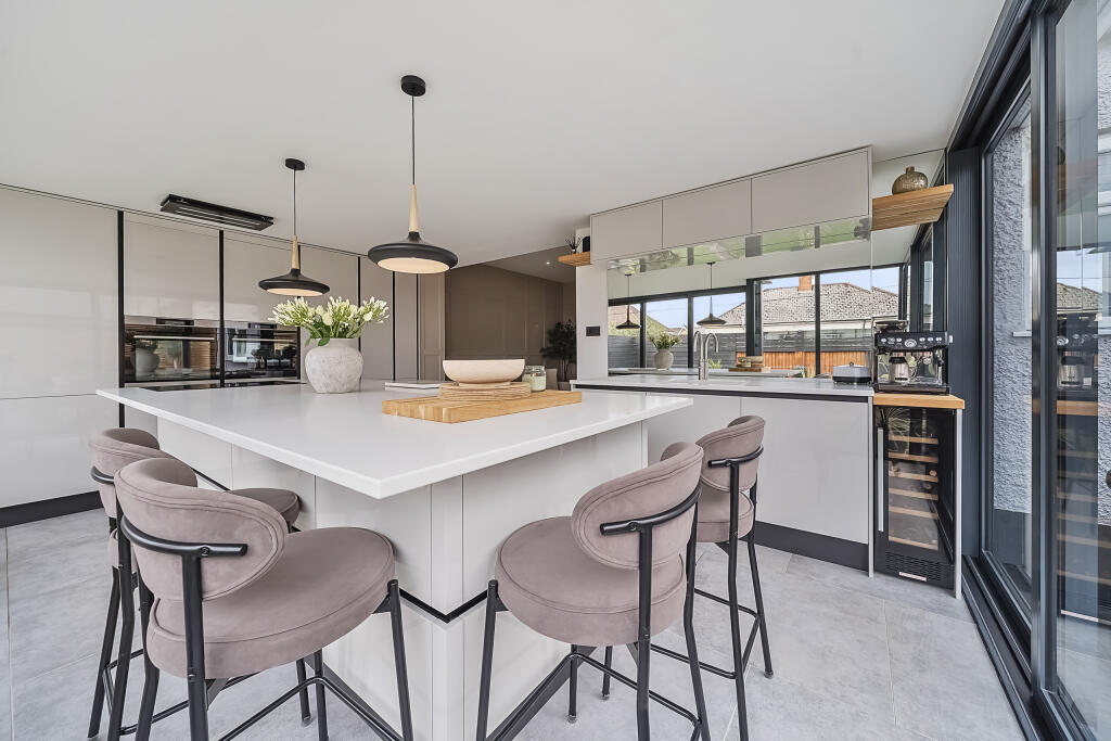 Kitchen / Breakfast Room