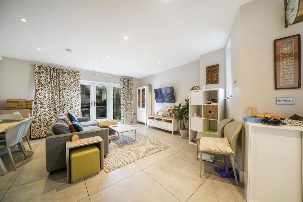 3 Court Mews - 8sCny4EnfbIakNybeZBn.jpg