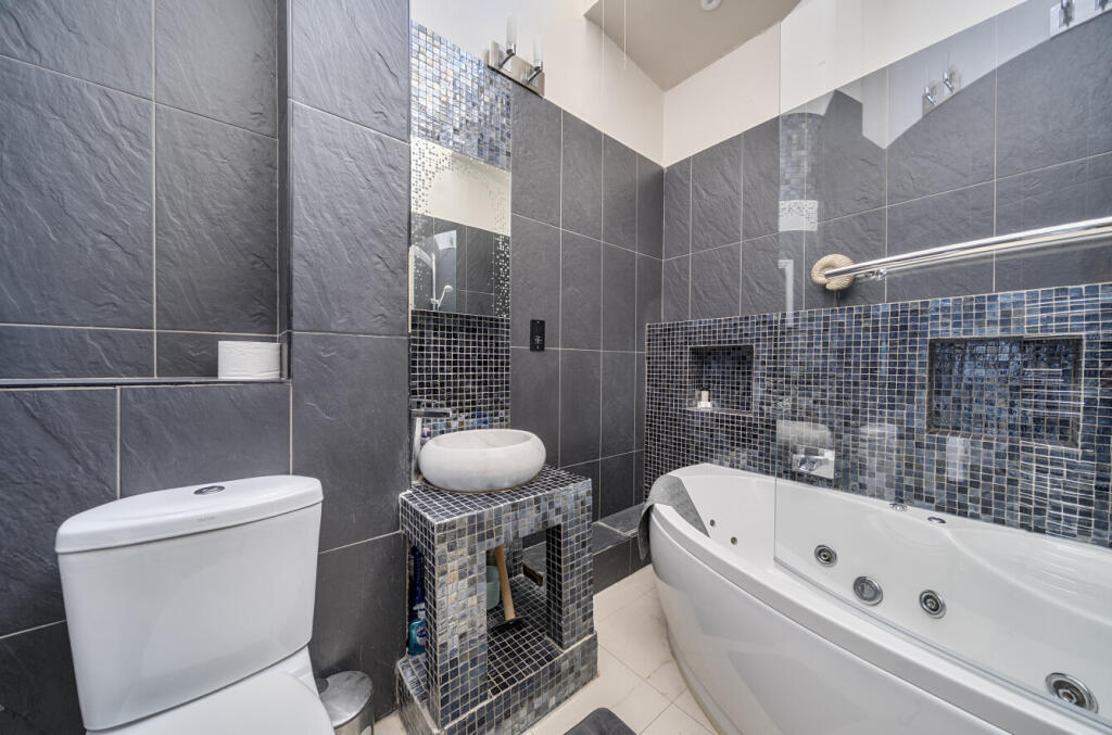 1360132-16-68dd57...