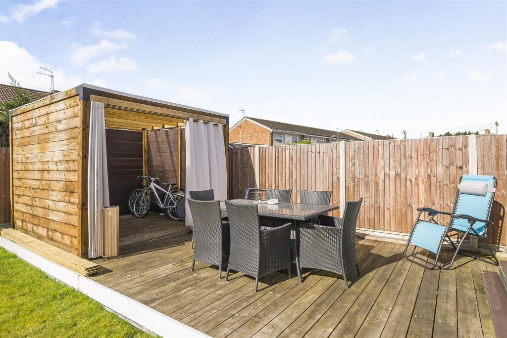 Springwell Avenue - Garden 1.jpg
