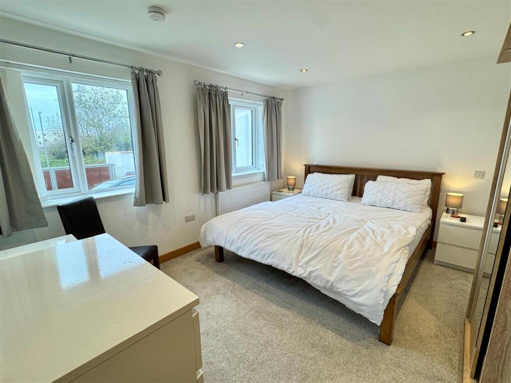 Caledonian House Bedroom 1