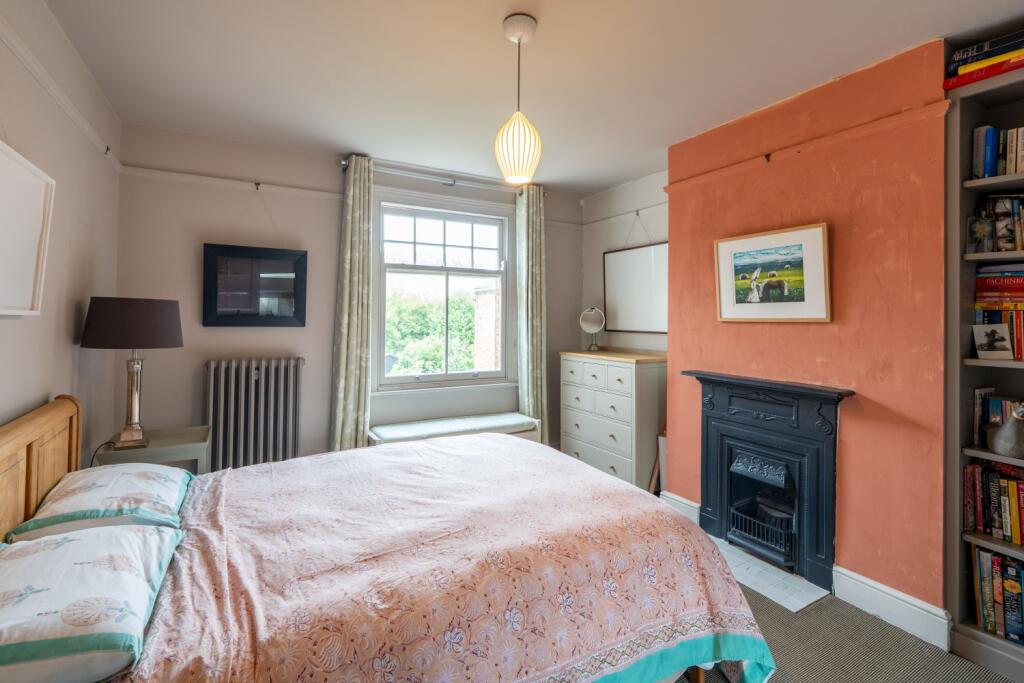 24 Lonsdale Road-04711