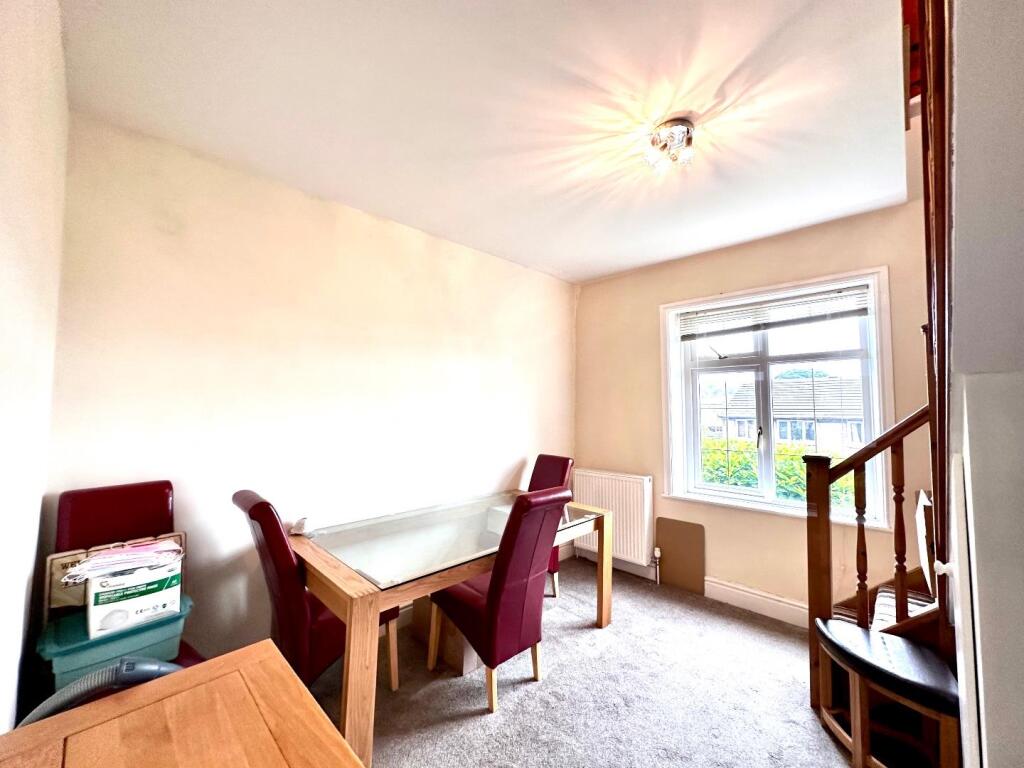 DINING ROOM/BEDROOM