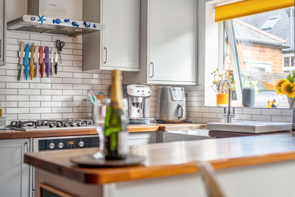 1333724-12-689a19...