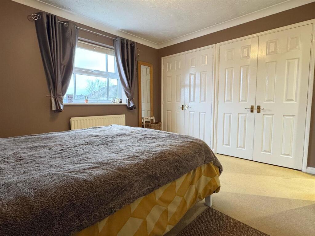 Master bedroom 3.jpg
