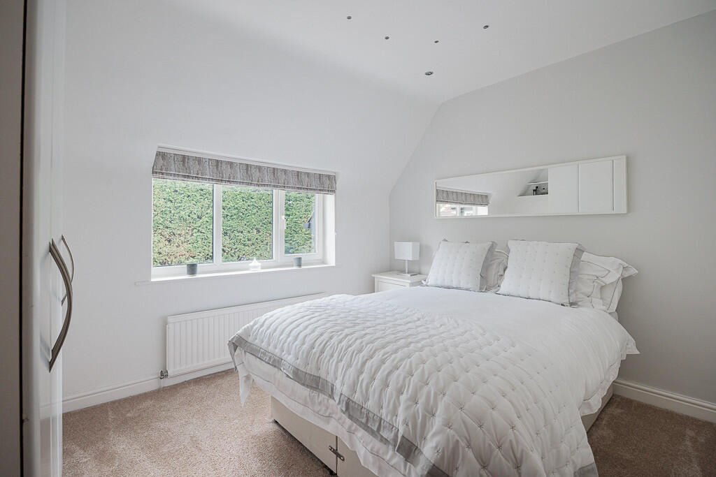 29_bramley_road_3...