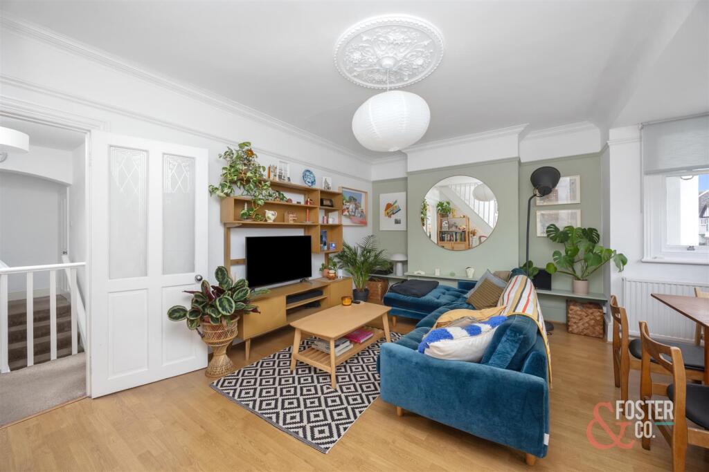 Lyndhurst Road, 31, First Floor Flat-005.jpg