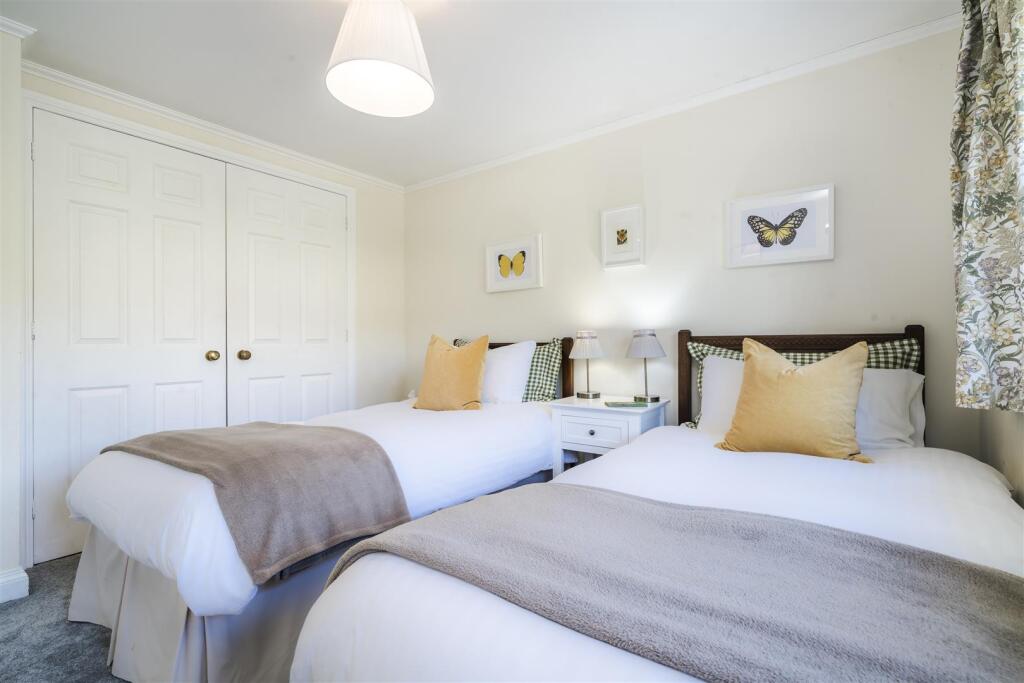 OLD YEW COTTAGE-62.jpg