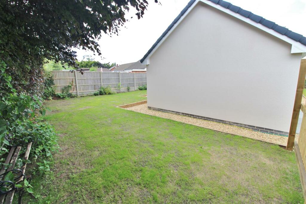 REAR GARDEN -