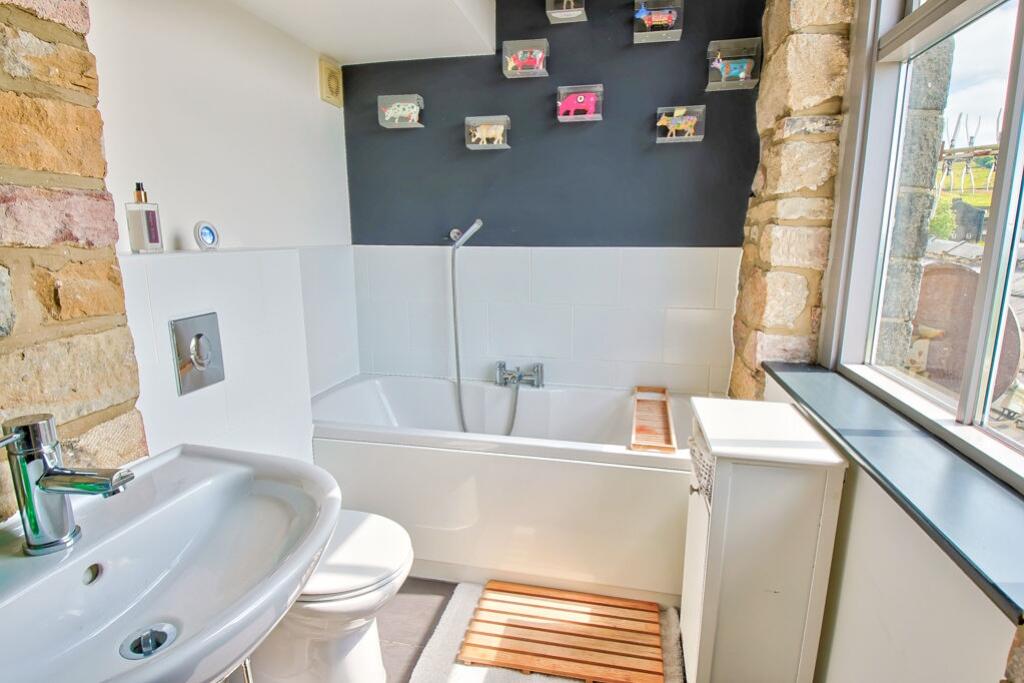 934974 - Ensuite (2)