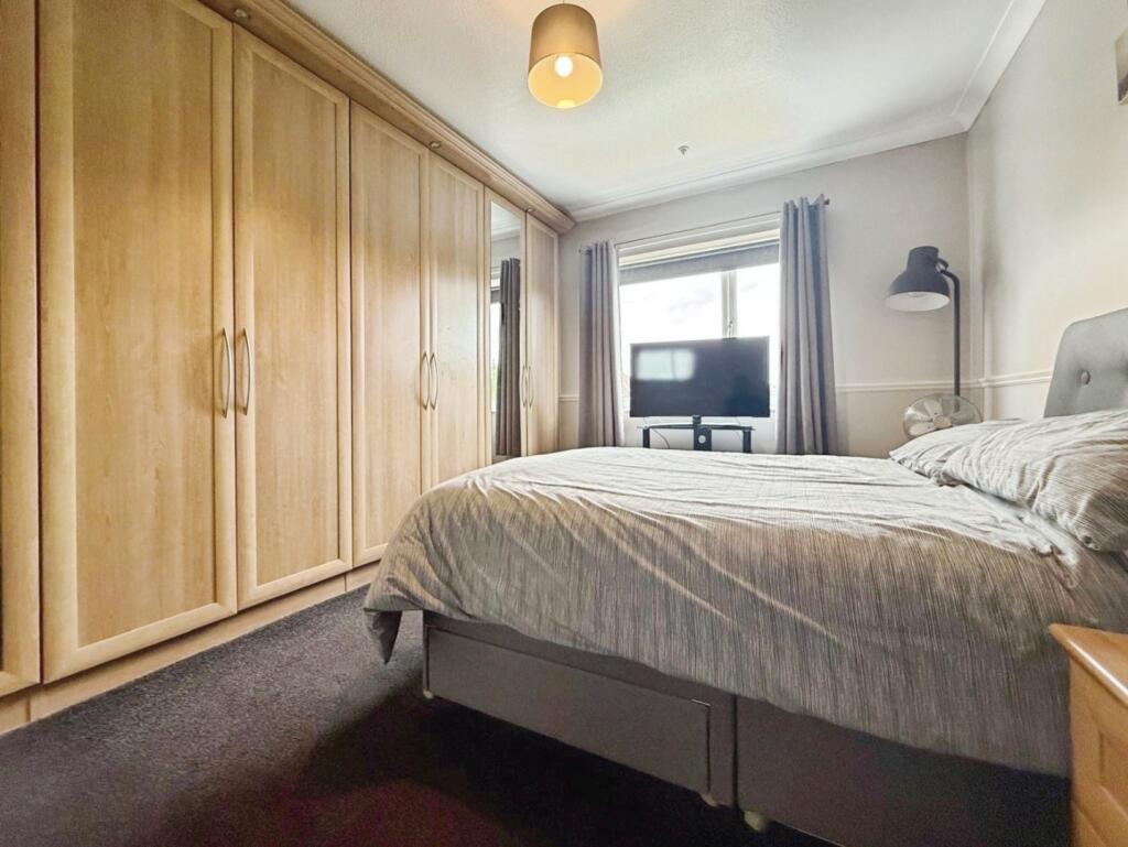pbox-bedroom-325206.jpg