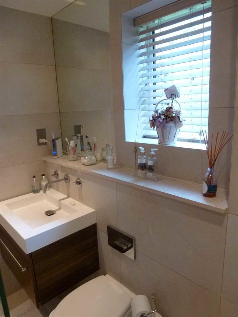 EN SUITE SHOWER