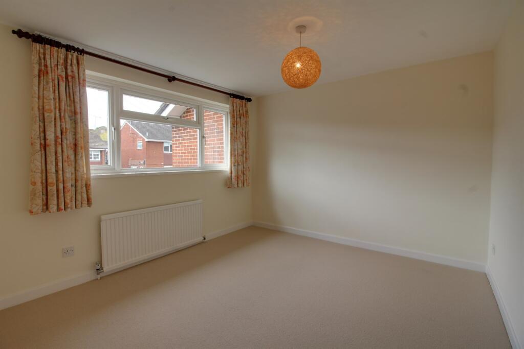 Bedroom (Main)