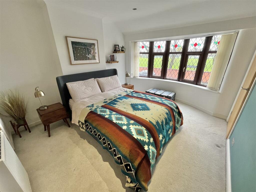 Bedroom 1.jpg