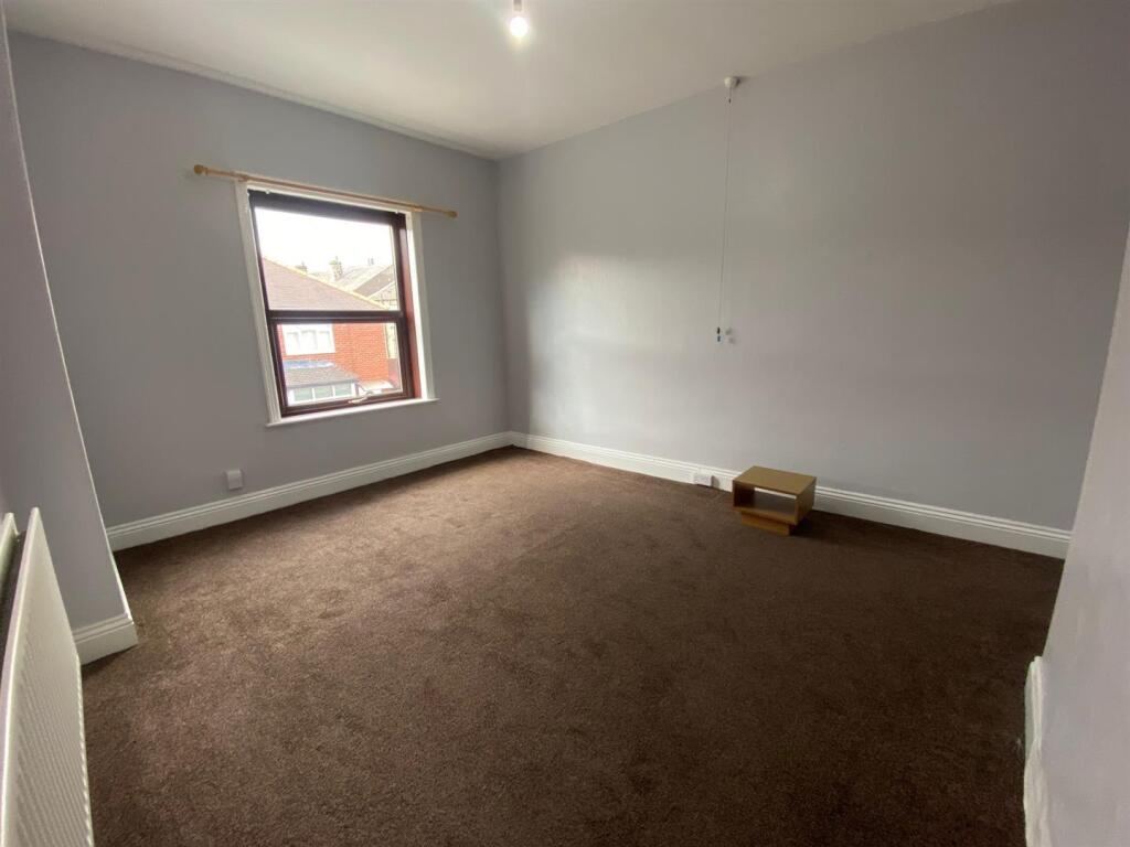 BEDROOM.jpg