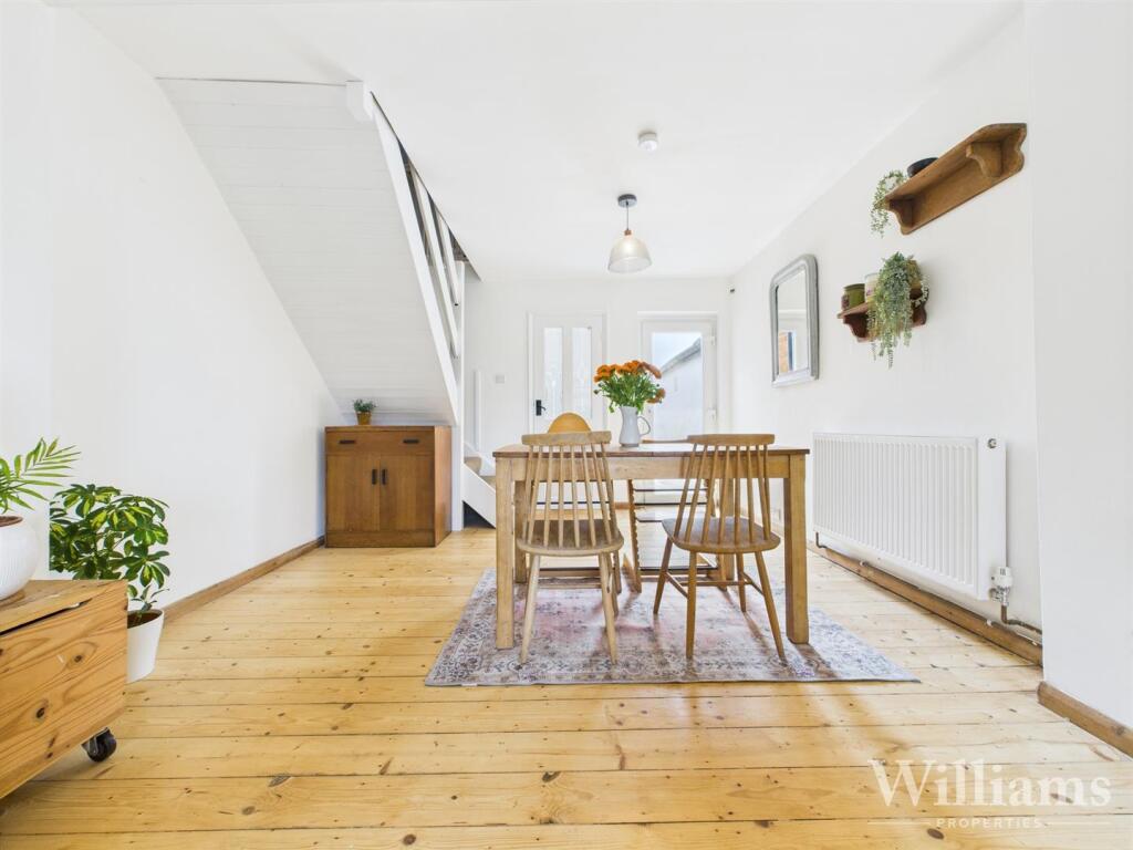 CAM04950G0-PR0090-STILL021 - Copy.jpg