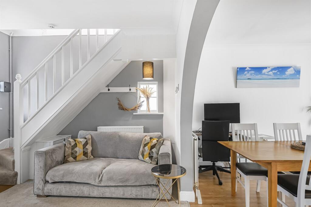 Archway through to d