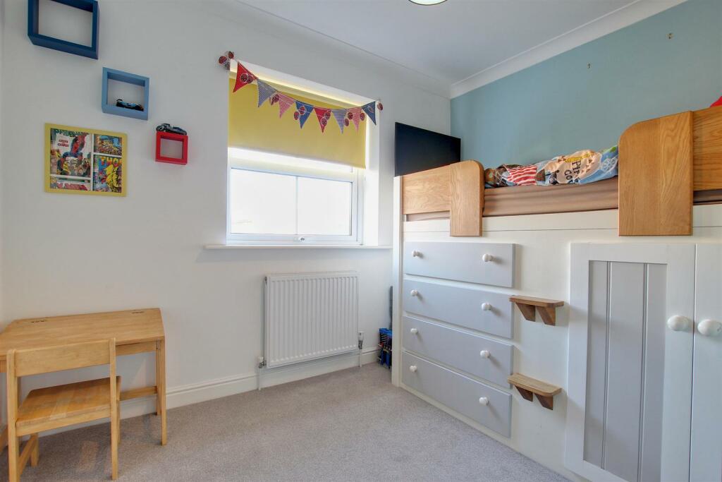 BEDROOM 5