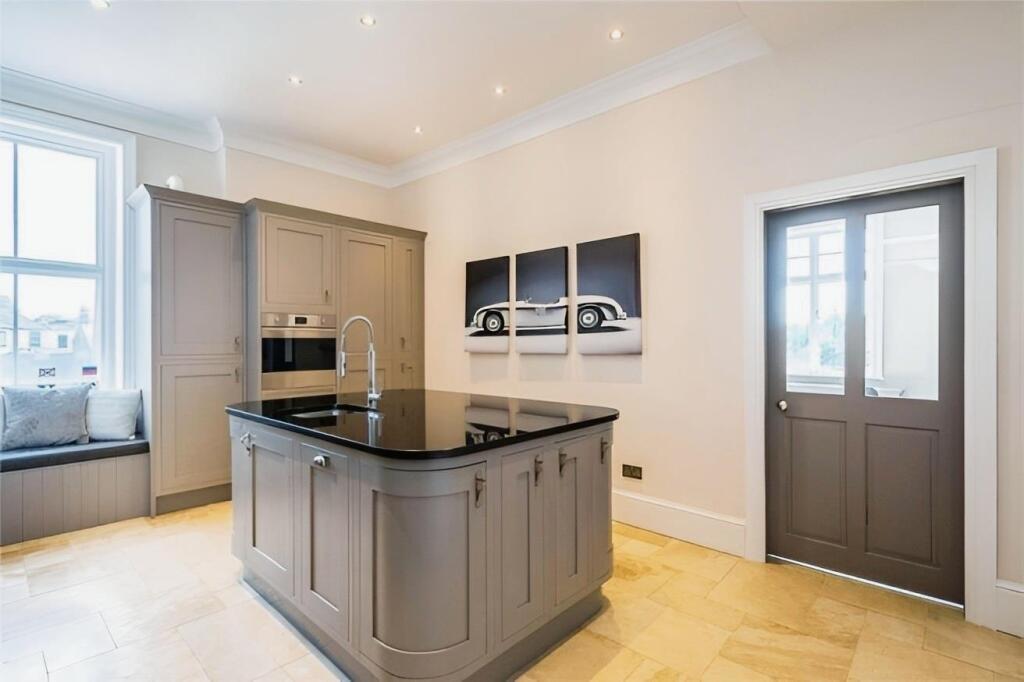 7fa8a709-kitchen 203.jpg