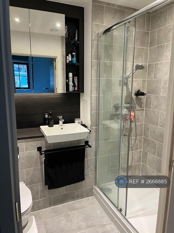 En-Suite Bathroom