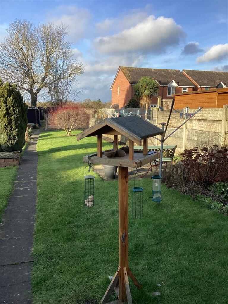 37 Knowle Hill, Hurley