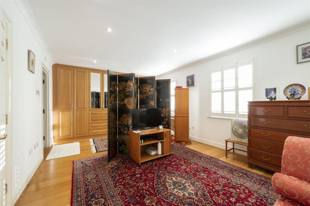 5 Rydon Mews,18.jpg