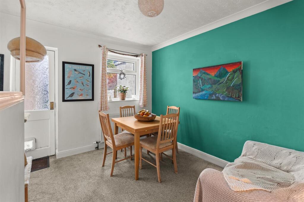 24HilaryAve-007.jpg