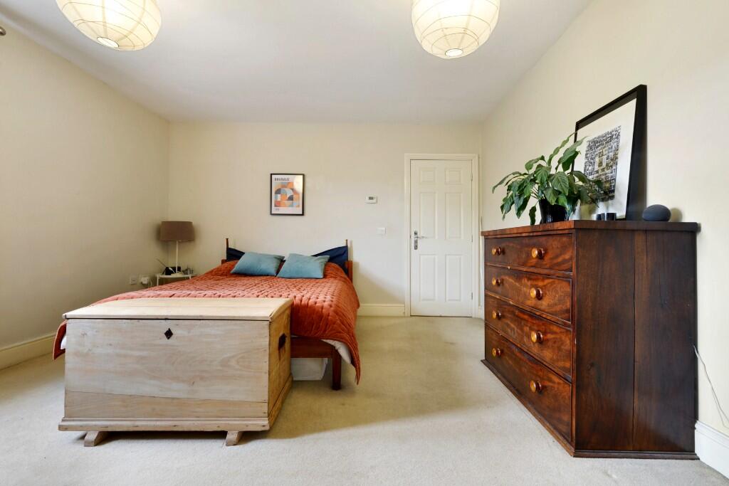 Main Bedoom