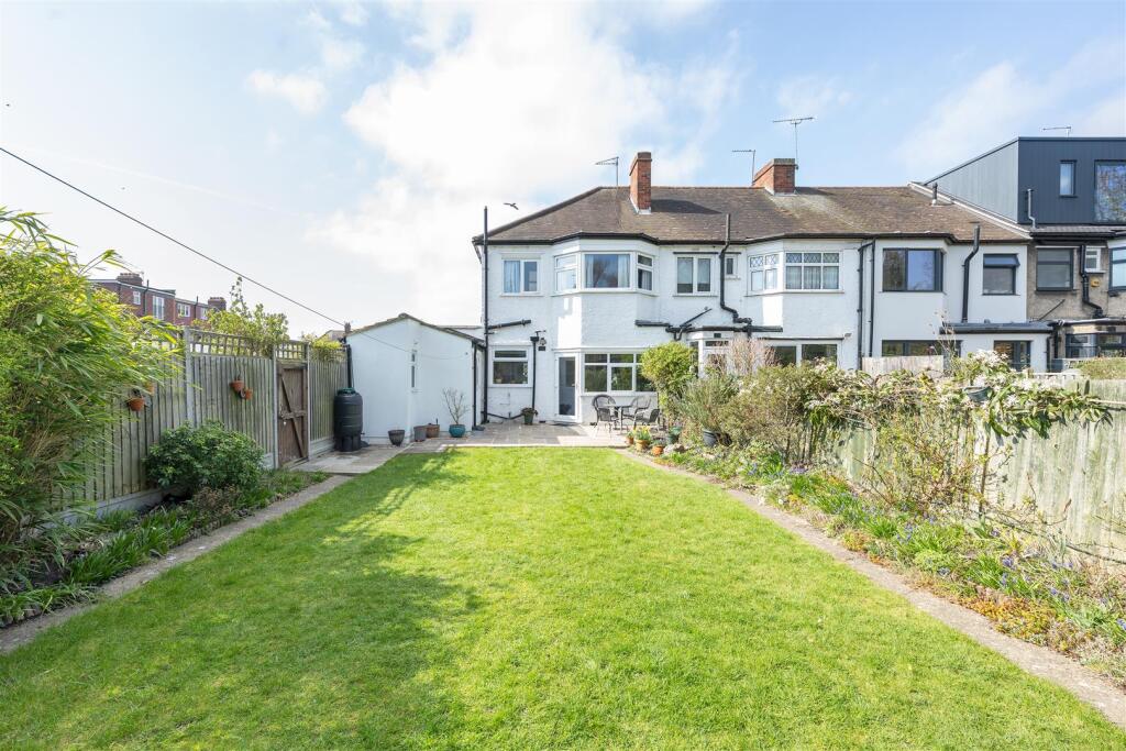 Dean Gardens, E17