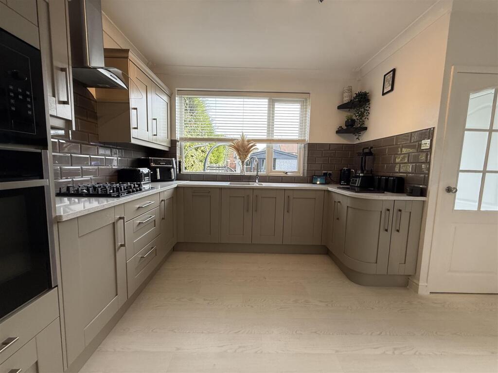 Photo 29-10-2025, 11 55 36.jpg