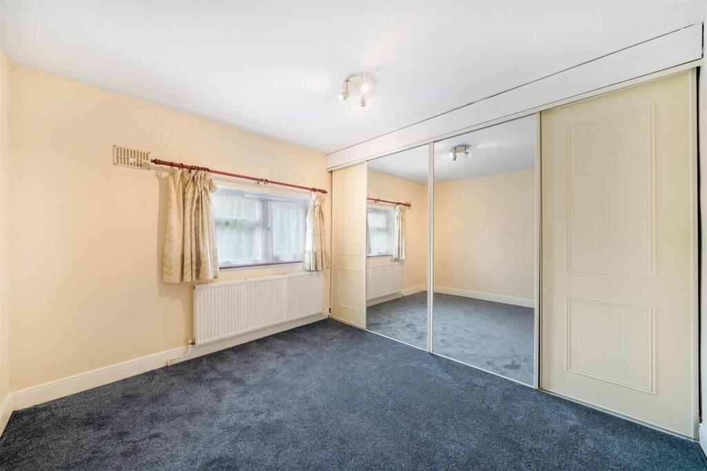 3 Maswell Park Crescent - m22JpEEXwp2606Im0DaY.jpg