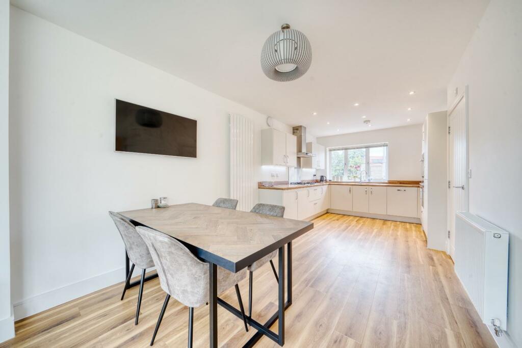 5 - kitchen diner.jpeg