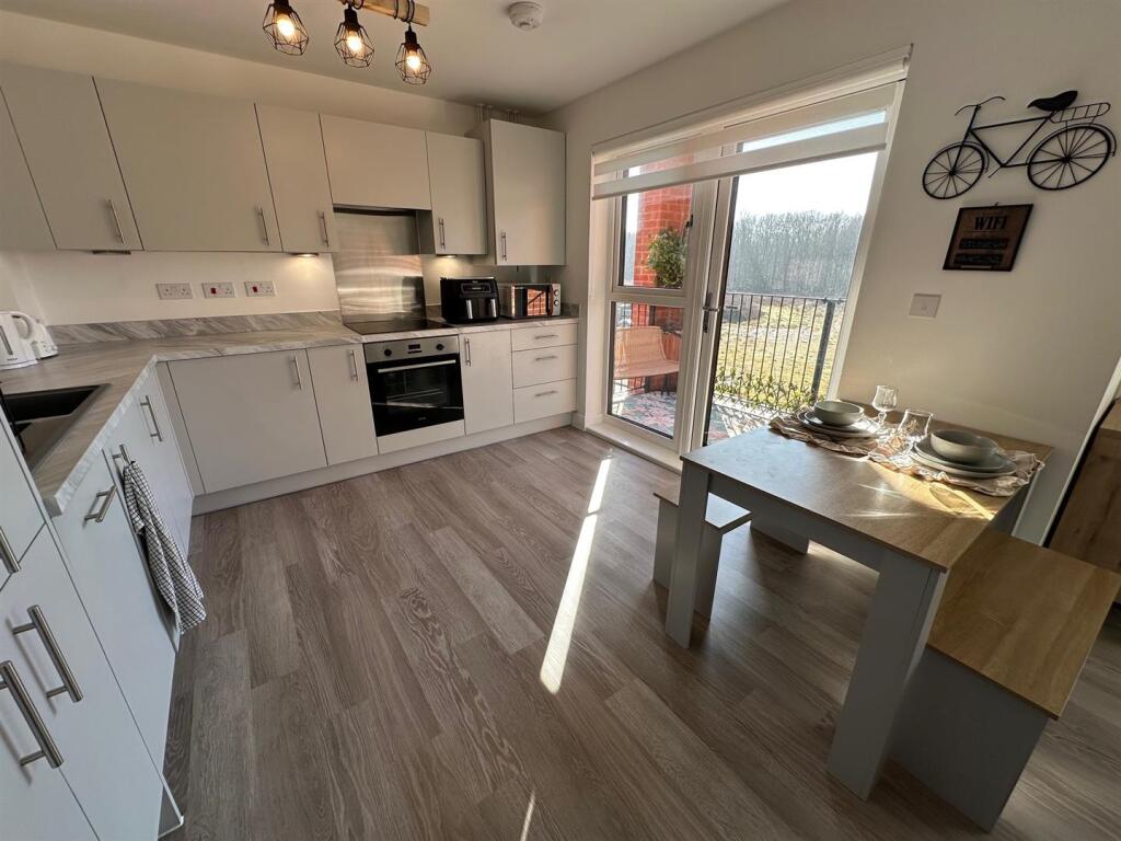 Kitchen 1.jpg