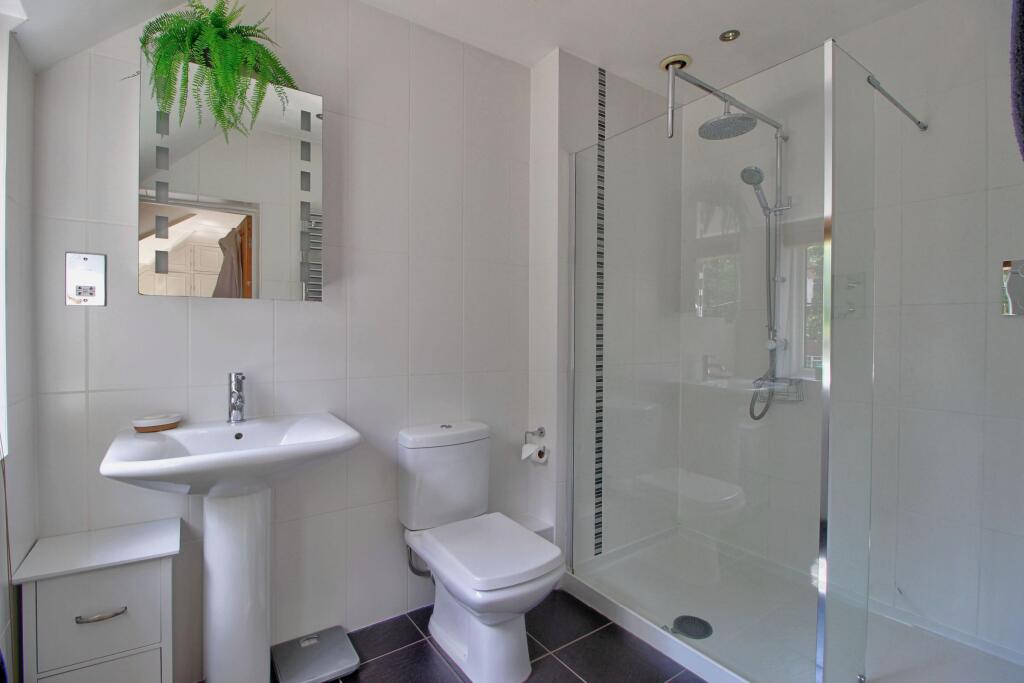 En-suite bathroom with window