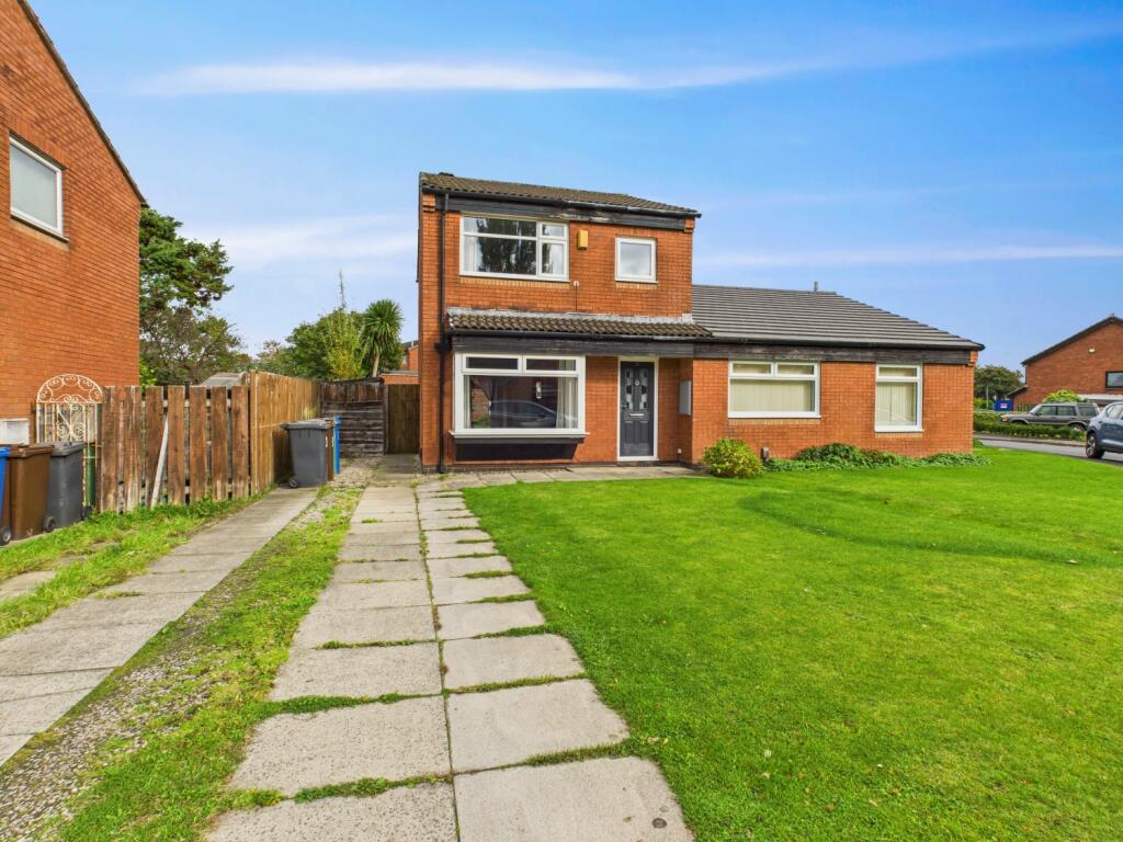 CAM03729G0-PR0152-STILL001